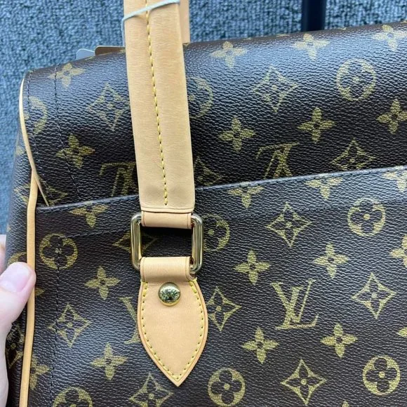 100% Authentic Louis Vuitton Beverly Shoulder Bag - Picture 5 of 15